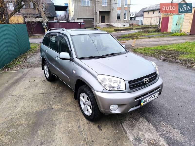 Внедорожник / Кроссовер Toyota RAV4 2003 в Киеве