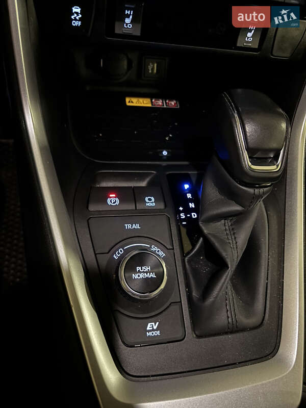 Позашляховик / Кросовер Toyota RAV4 2023 в Львові фото 10 Позашляховик / Кросовер Toyota RAV4 2023 в Львові