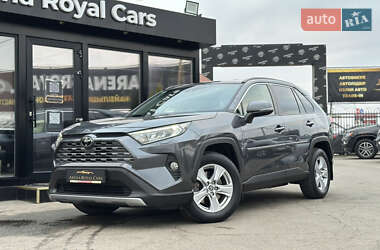 Позашляховик / Кросовер Toyota RAV4 2021 в Харкові