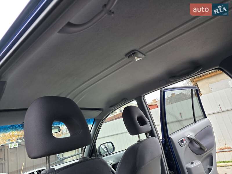 Внедорожник / Кроссовер Toyota RAV4 2003 в Бердичеве