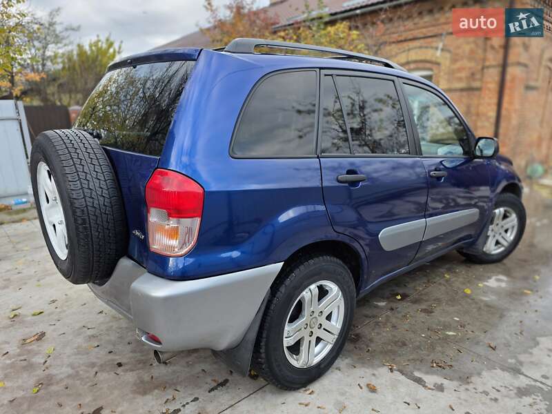 Внедорожник / Кроссовер Toyota RAV4 2003 в Бердичеве