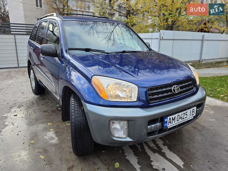 Внедорожник / Кроссовер Toyota RAV4 2003 в Бердичеве