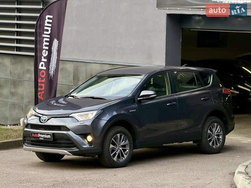 Внедорожник / Кроссовер Toyota RAV4 2018 в Харькове