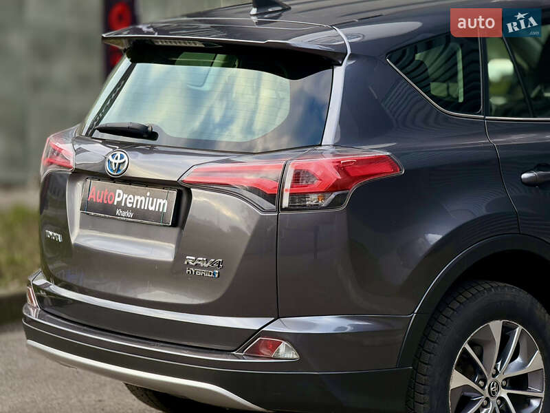 Внедорожник / Кроссовер Toyota RAV4 2018 в Харькове