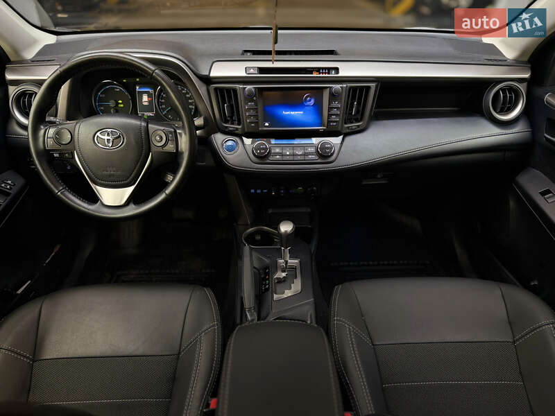 Внедорожник / Кроссовер Toyota RAV4 2018 в Харькове