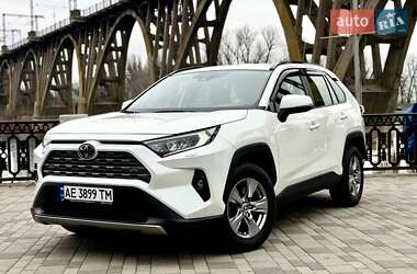 Позашляховик / Кросовер Toyota RAV4 2022 в Дніпрі