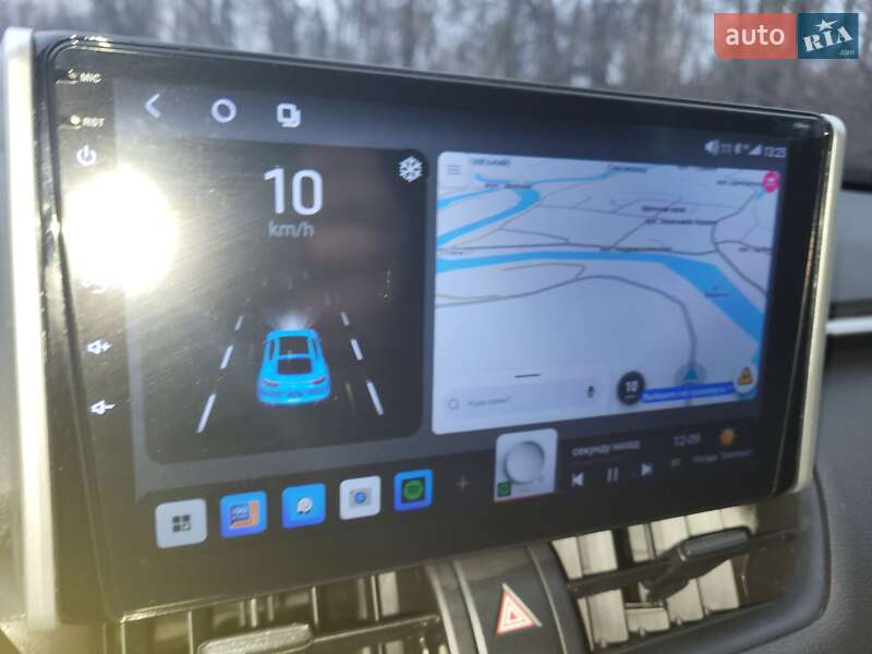 Внедорожник / Кроссовер Toyota RAV4 2022 в Полтаве