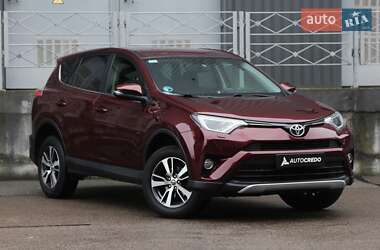 Внедорожник / Кроссовер Toyota RAV4 2016 в Киеве