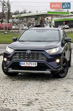 Внедорожник / Кроссовер Toyota RAV4 2018 в Харькове