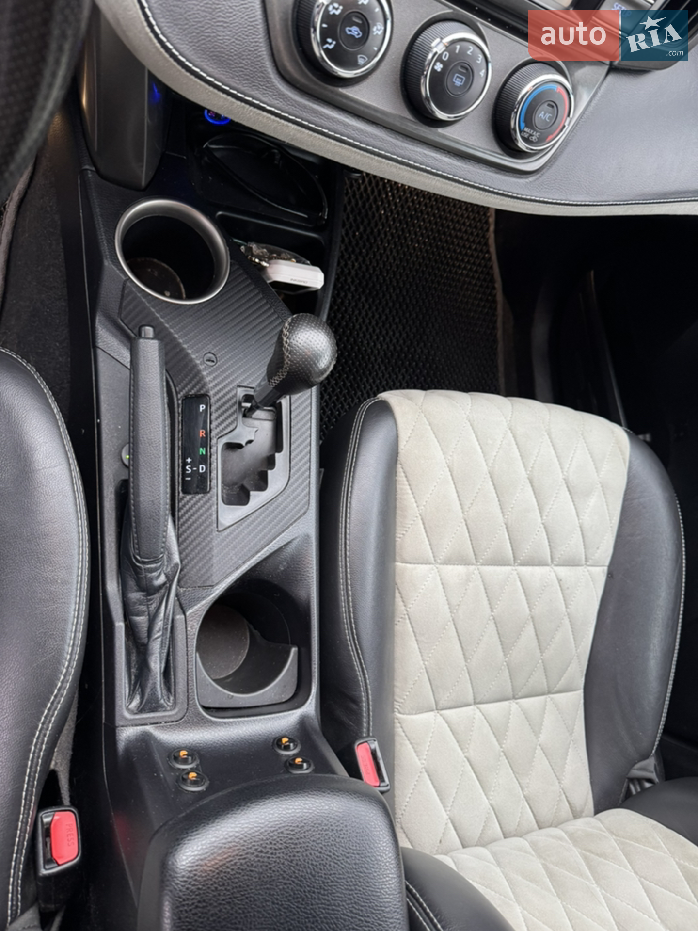 2014 Toyota RAV 4 - мініатюра 7