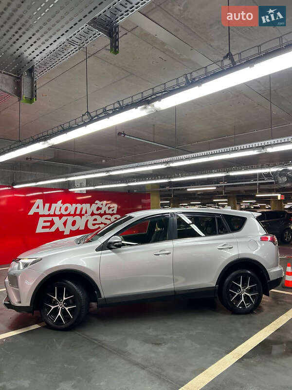 Внедорожник / Кроссовер Toyota RAV4 2016 в Одессе