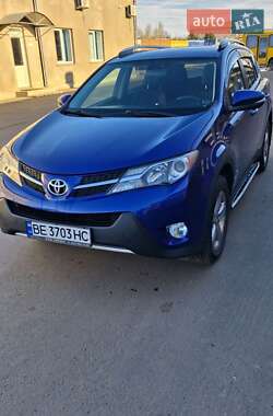 Позашляховик / Кросовер Toyota RAV4 2015 в Миколаєві