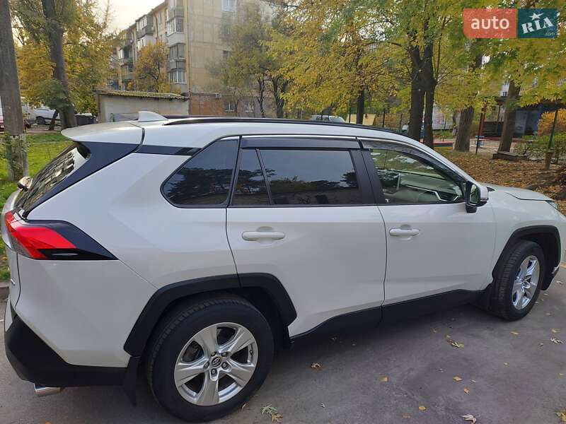 Позашляховик / Кросовер Toyota RAV4 2019 в Києві