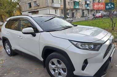 Внедорожник / Кроссовер Toyota RAV4 2019 в Киеве