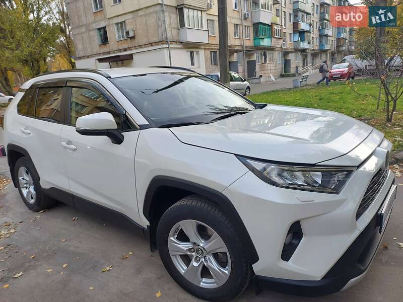 Позашляховик / Кросовер Toyota RAV4 2019 в Києві