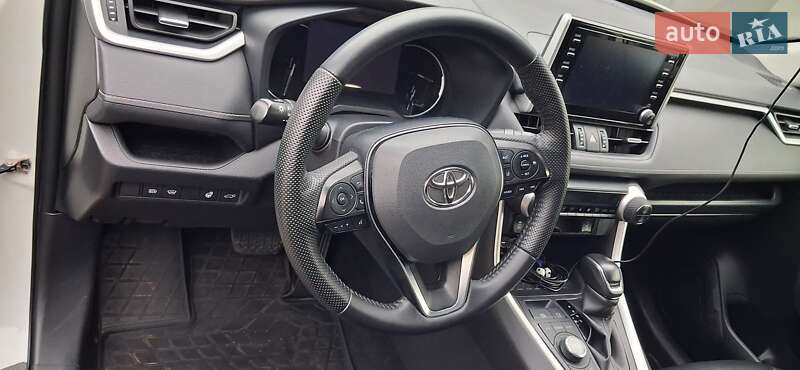 Позашляховик / Кросовер Toyota RAV4 2019 в Києві