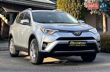 Позашляховик / Кросовер Toyota RAV4 2017 в Львові