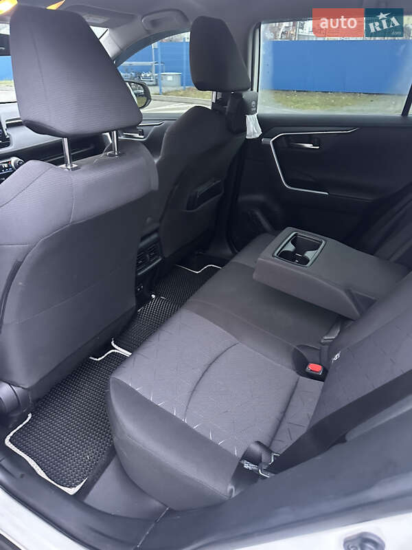 Позашляховик / Кросовер Toyota RAV4 2019 в Білій Церкві фото 18 Позашляховик / Кросовер Toyota RAV4 2019 в Білій Церкві