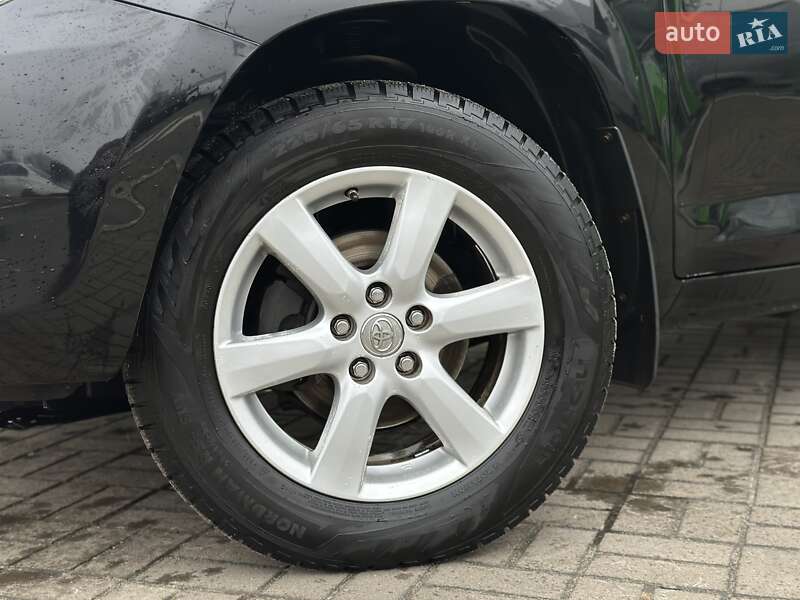 Позашляховик / Кросовер Toyota RAV4 2008 в Києві