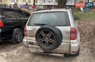 Внедорожник / Кроссовер Toyota RAV4 2001 в Киеве
