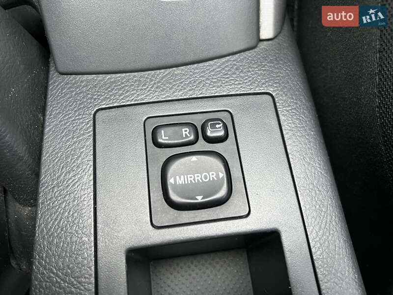 Внедорожник / Кроссовер Toyota RAV4 2006 в Днепре