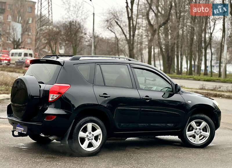 Внедорожник / Кроссовер Toyota RAV4 2006 в Днепре