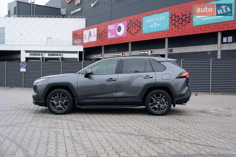 Позашляховик / Кросовер Toyota RAV4 2023 в Києві