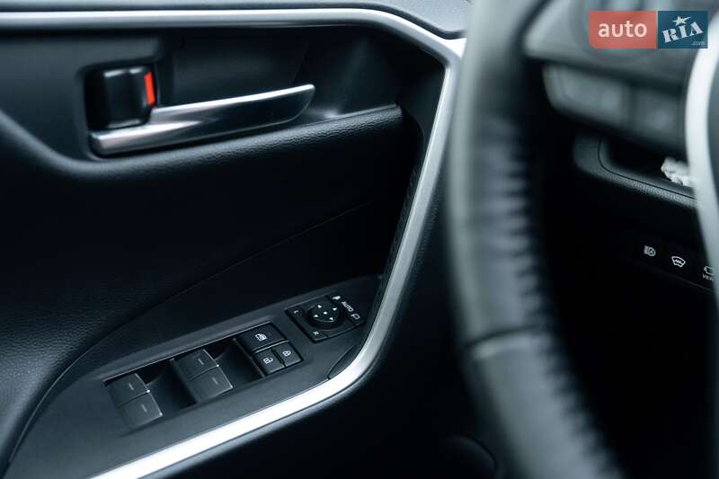 Позашляховик / Кросовер Toyota RAV4 2023 в Києві