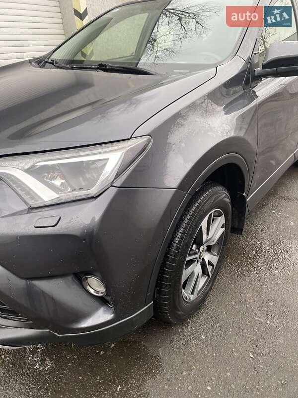 Позашляховик / Кросовер Toyota RAV4 2017 в Одесі