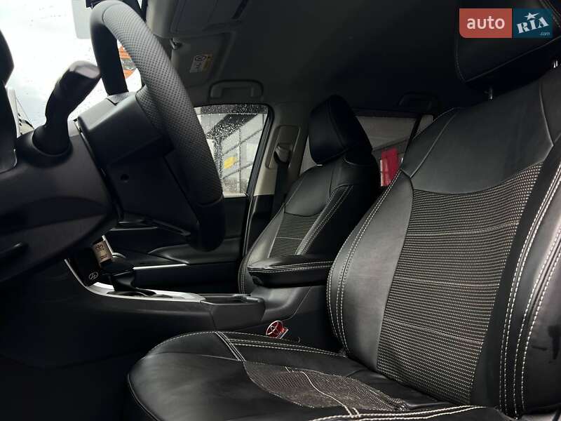 Внедорожник / Кроссовер Toyota RAV4 2019 в Ивано-Франковске