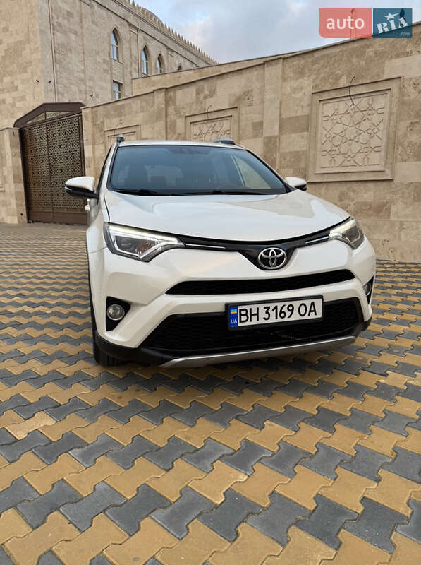 Позашляховик / Кросовер Toyota RAV4 2016 в Одесі