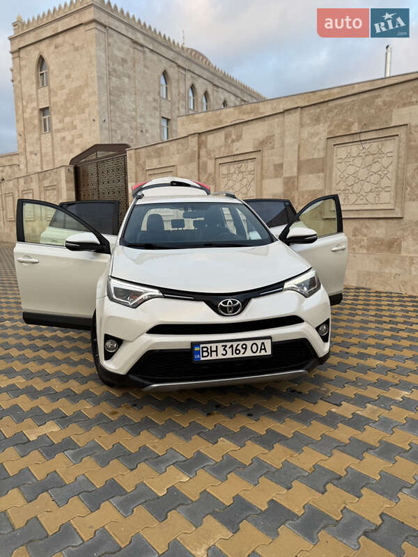 Позашляховик / Кросовер Toyota RAV4 2016 в Одесі