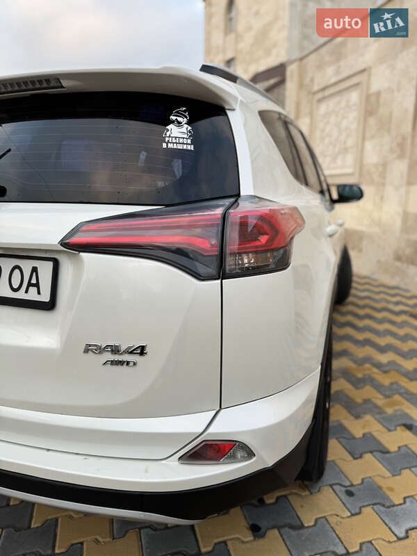 Позашляховик / Кросовер Toyota RAV4 2016 в Одесі