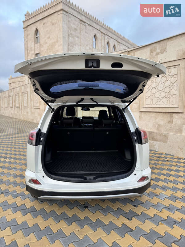 Позашляховик / Кросовер Toyota RAV4 2016 в Одесі