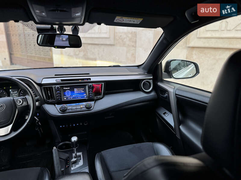 Позашляховик / Кросовер Toyota RAV4 2016 в Одесі