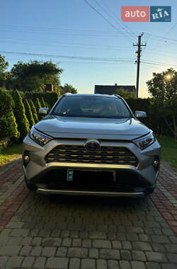 Внедорожник / Кроссовер Toyota RAV4 2020 в Львове