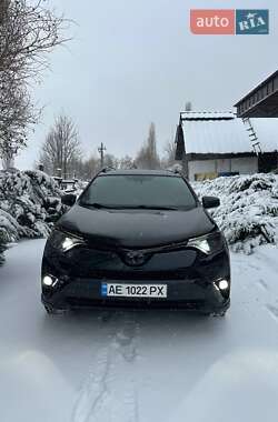 Позашляховик / Кросовер Toyota RAV4 2017 в Новомосковську