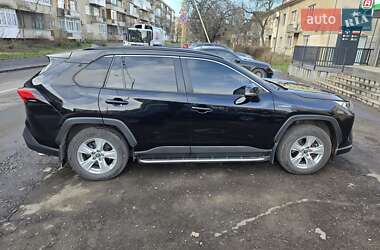 Внедорожник / Кроссовер Toyota RAV4 2020 в Ужгороде