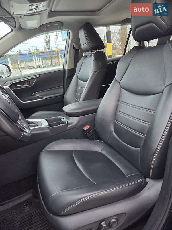 Позашляховик / Кросовер Toyota RAV4 2019 в Києві