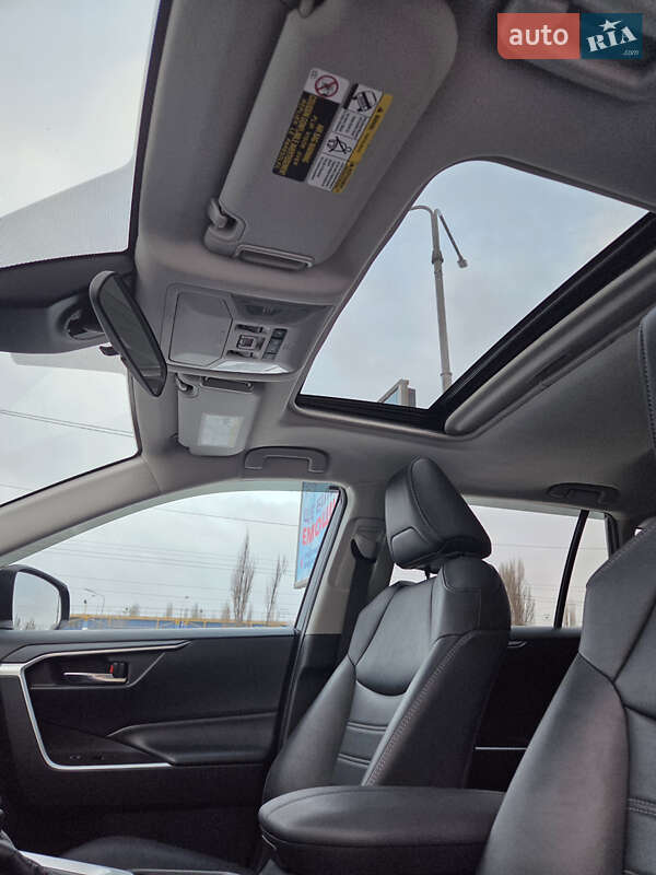 Позашляховик / Кросовер Toyota RAV4 2019 в Києві