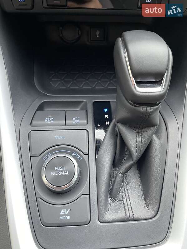 Позашляховик / Кросовер Toyota RAV4 2022 в Вінниці