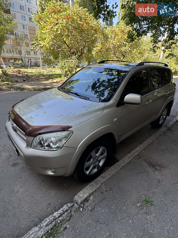 Внедорожник / Кроссовер Toyota RAV4 2007 в Киеве