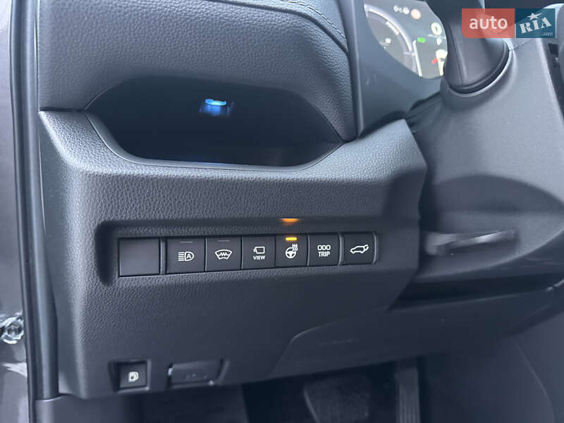 Позашляховик / Кросовер Toyota RAV4 2024 в Києві