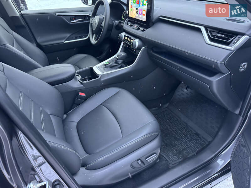 Позашляховик / Кросовер Toyota RAV4 2024 в Києві