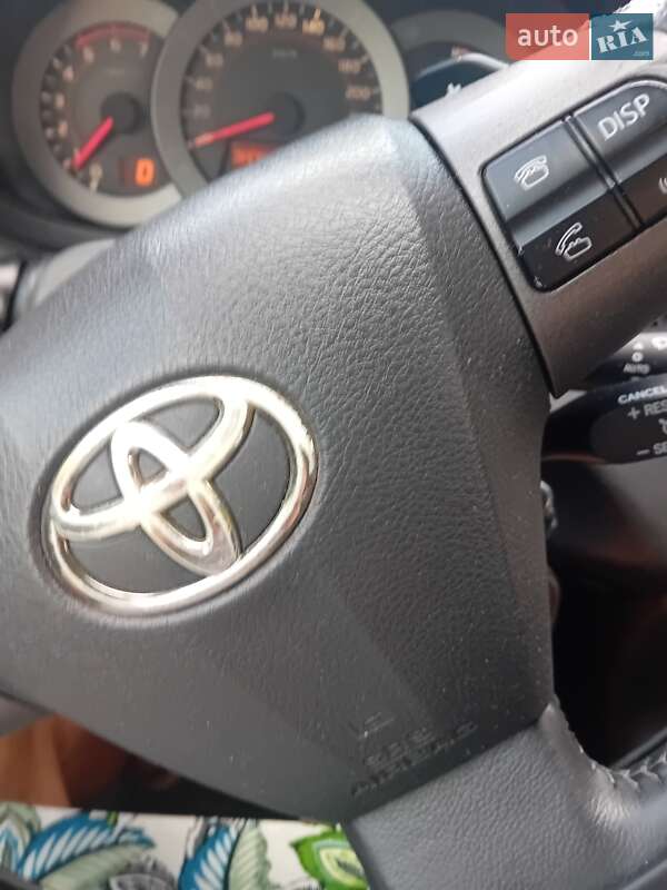 Позашляховик / Кросовер Toyota RAV4 2010 в Трускавці