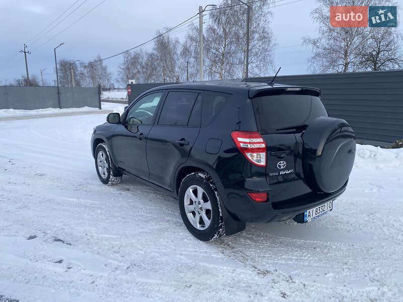 Позашляховик / Кросовер Toyota RAV4 2010 в Києві