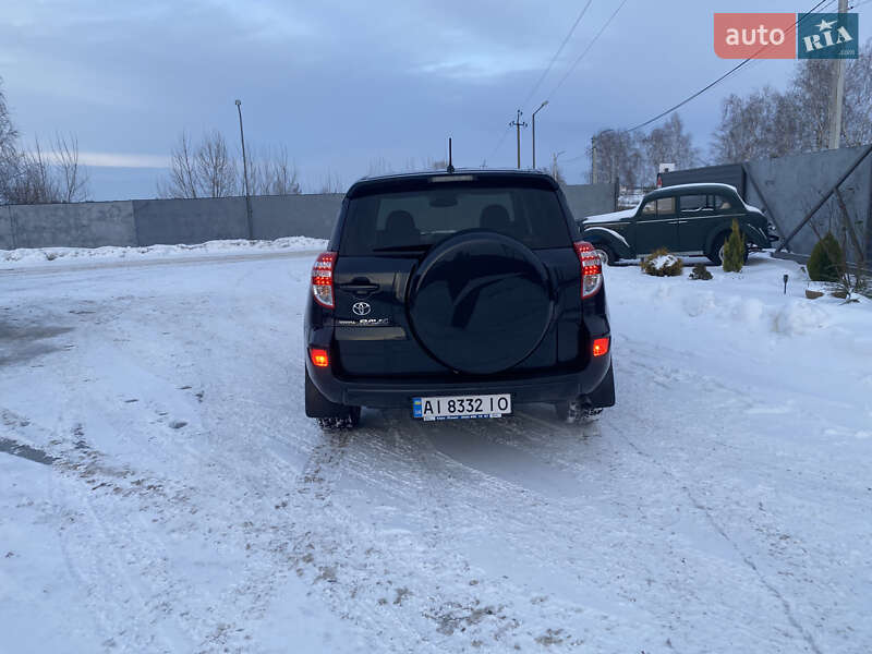 Позашляховик / Кросовер Toyota RAV4 2010 в Києві