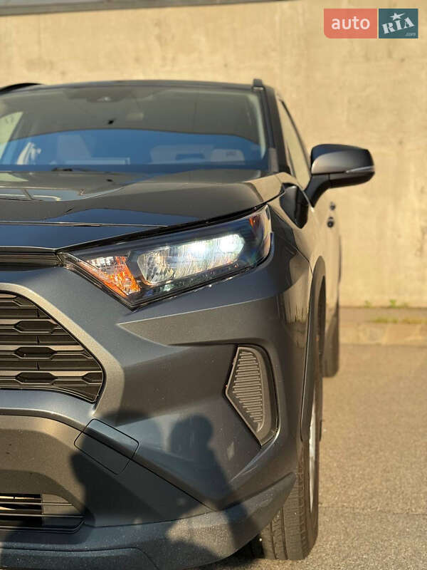 Позашляховик / Кросовер Toyota RAV4 2019 в Києві