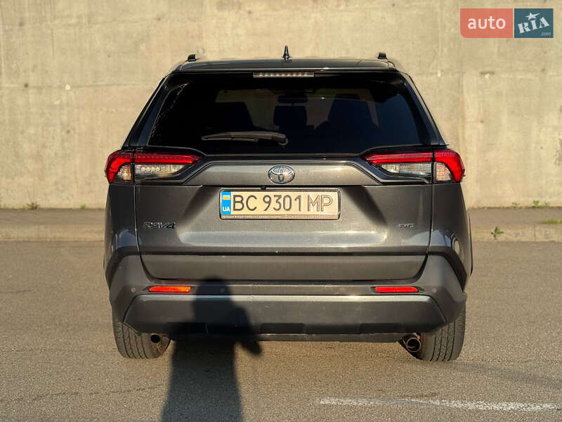 Позашляховик / Кросовер Toyota RAV4 2019 в Києві