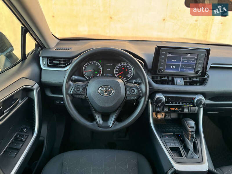 Позашляховик / Кросовер Toyota RAV4 2019 в Києві